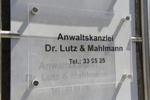 Die Anwaltskanzlei Dr. Lutz und Mahlmann berät in Bremen zu Verkehrsrecht.