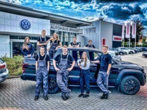 Kfz-Mechatroniker Bremen: Die Auszubildenden beim Autohaus Brandt.