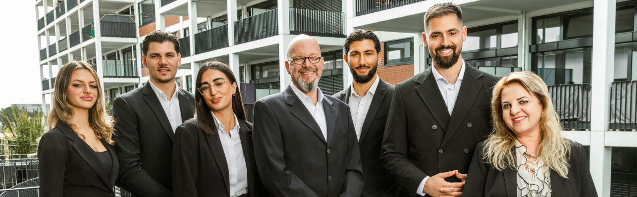 Baufinanzierungsberater Bremen: Das Team von Burak Dilek Immobilien und Finanzen