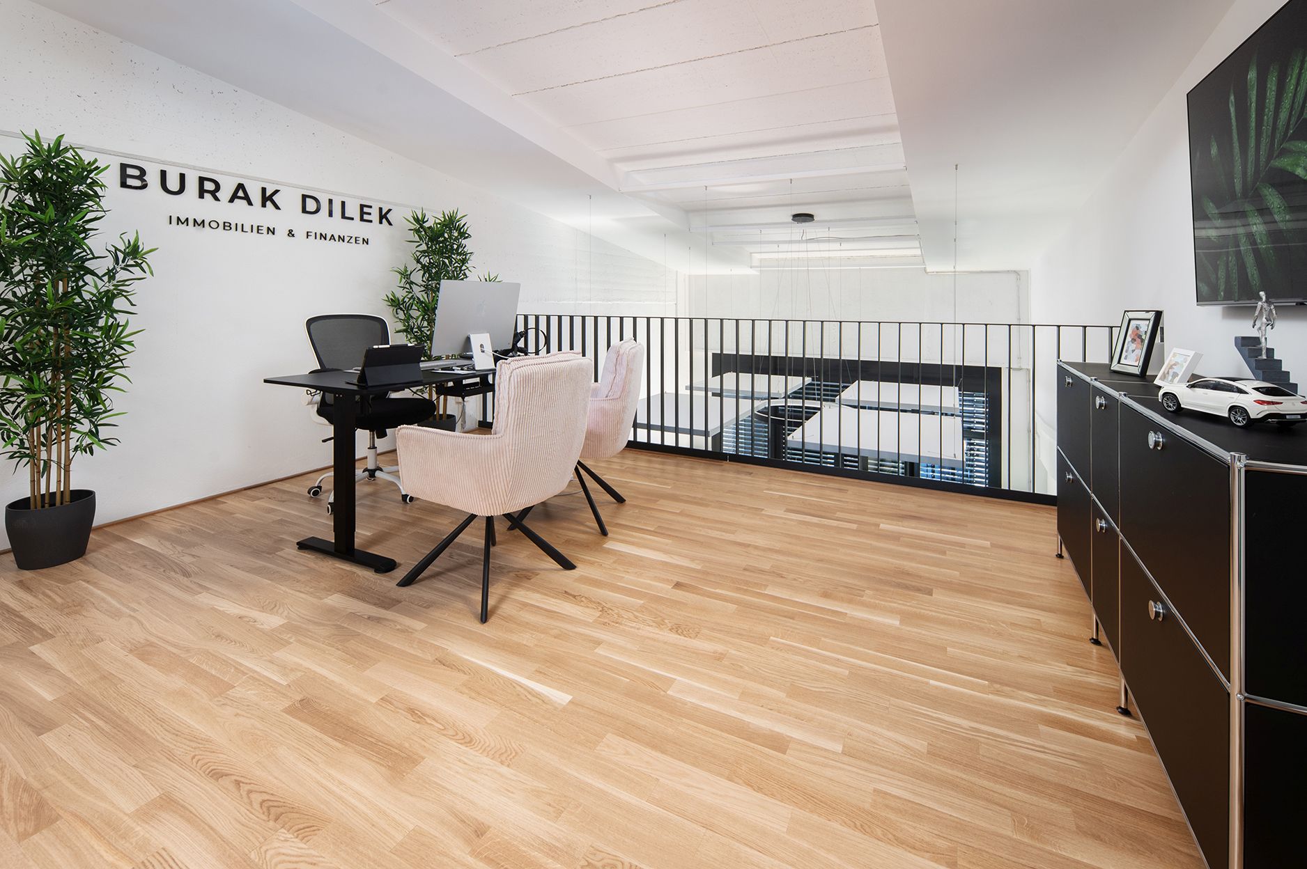 Zinsen sichern: Räumlichkeiten von Burak Dilek Immobilien und Finanzen